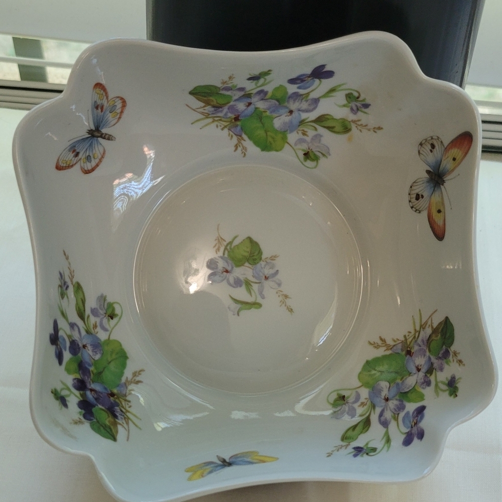 ❤❤ LIMOGES FRANCE VINTAGE SINGED BOWL.